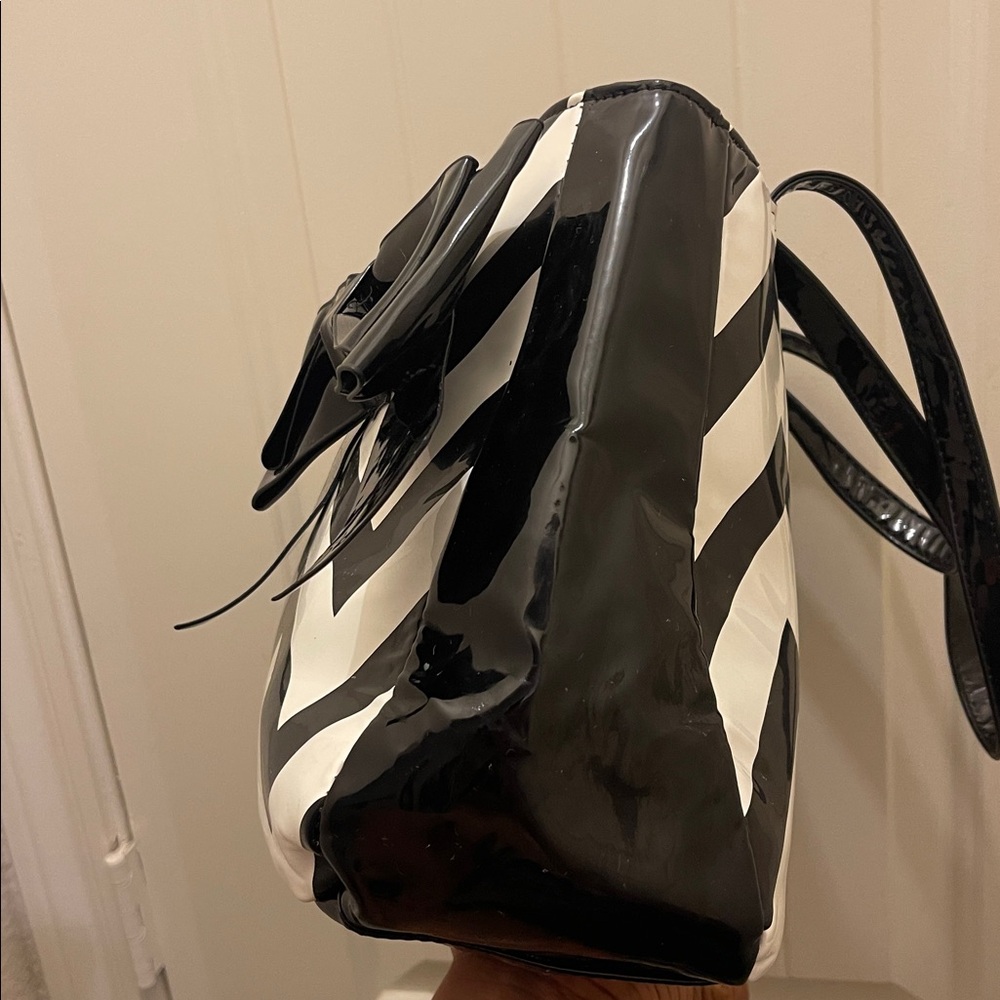 EY Boutique please check all picture of condition - Picture 8 of 17
